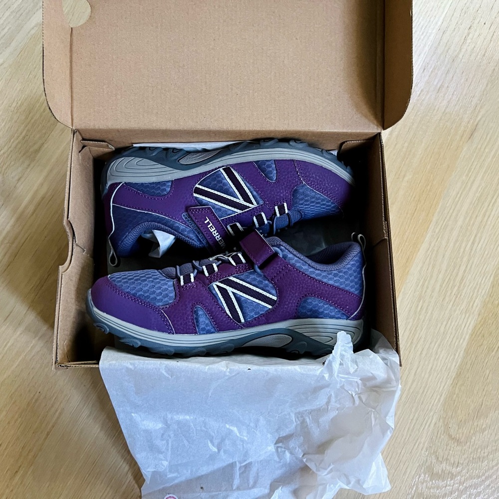 Brand New Merrell Youth Hiking Sneakers Outback Low Purple Big Kid Size 3
